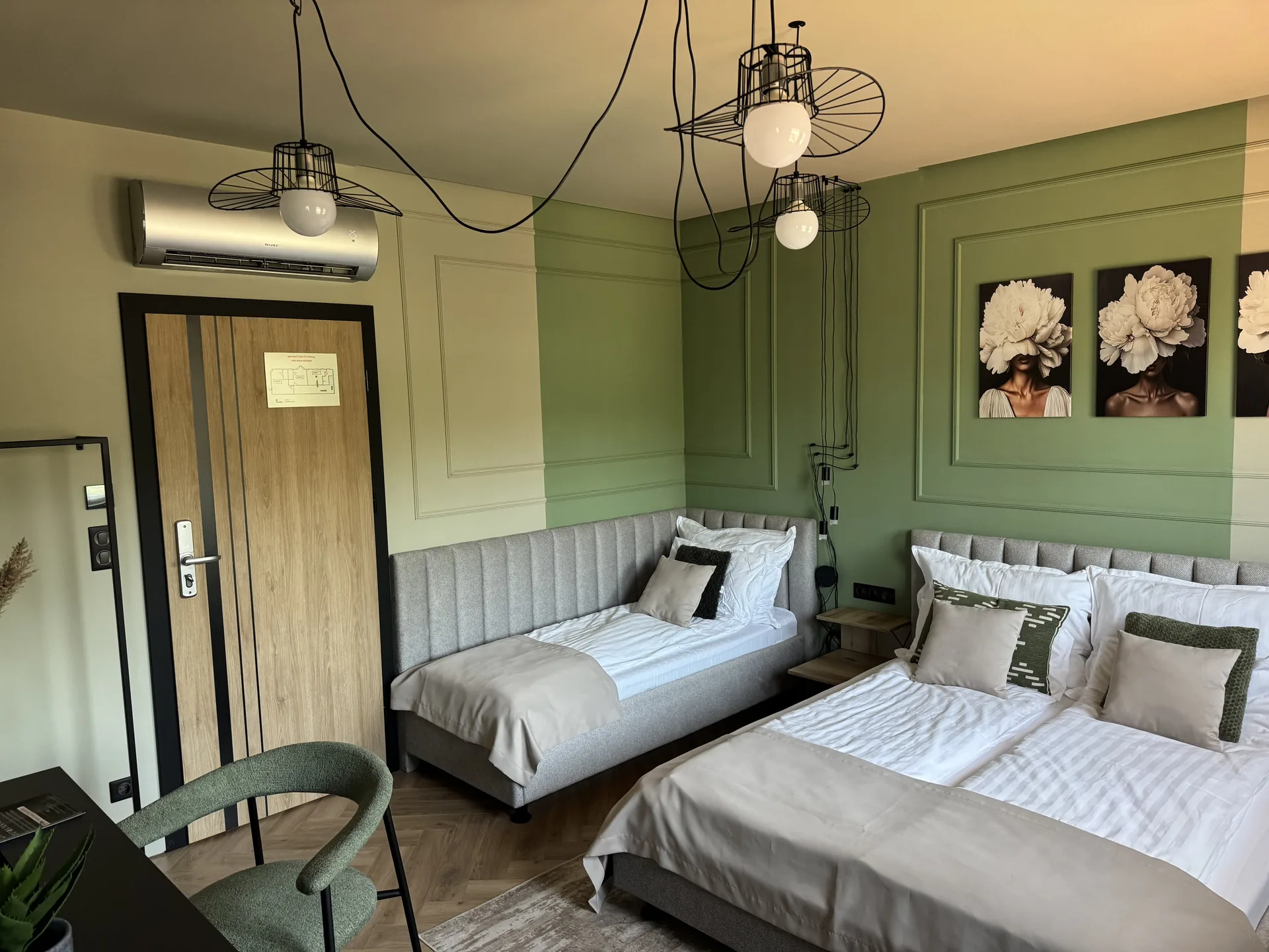 Kétágyas vendégszoba beltéri klímaegységgel – Premier Rooms, Szarvas